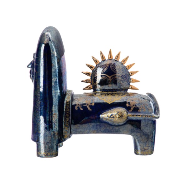 D7163 Persischer Wächter – Keramikskulptur mit 11 Karat Gold